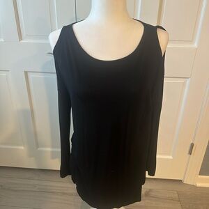 bobeau Black Cold-Shoulder Long Sleeve Scoop Neck Top